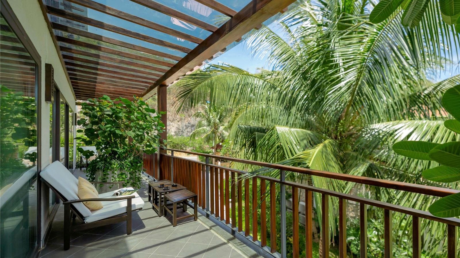 rooms-family-2-bedroom-gardenview