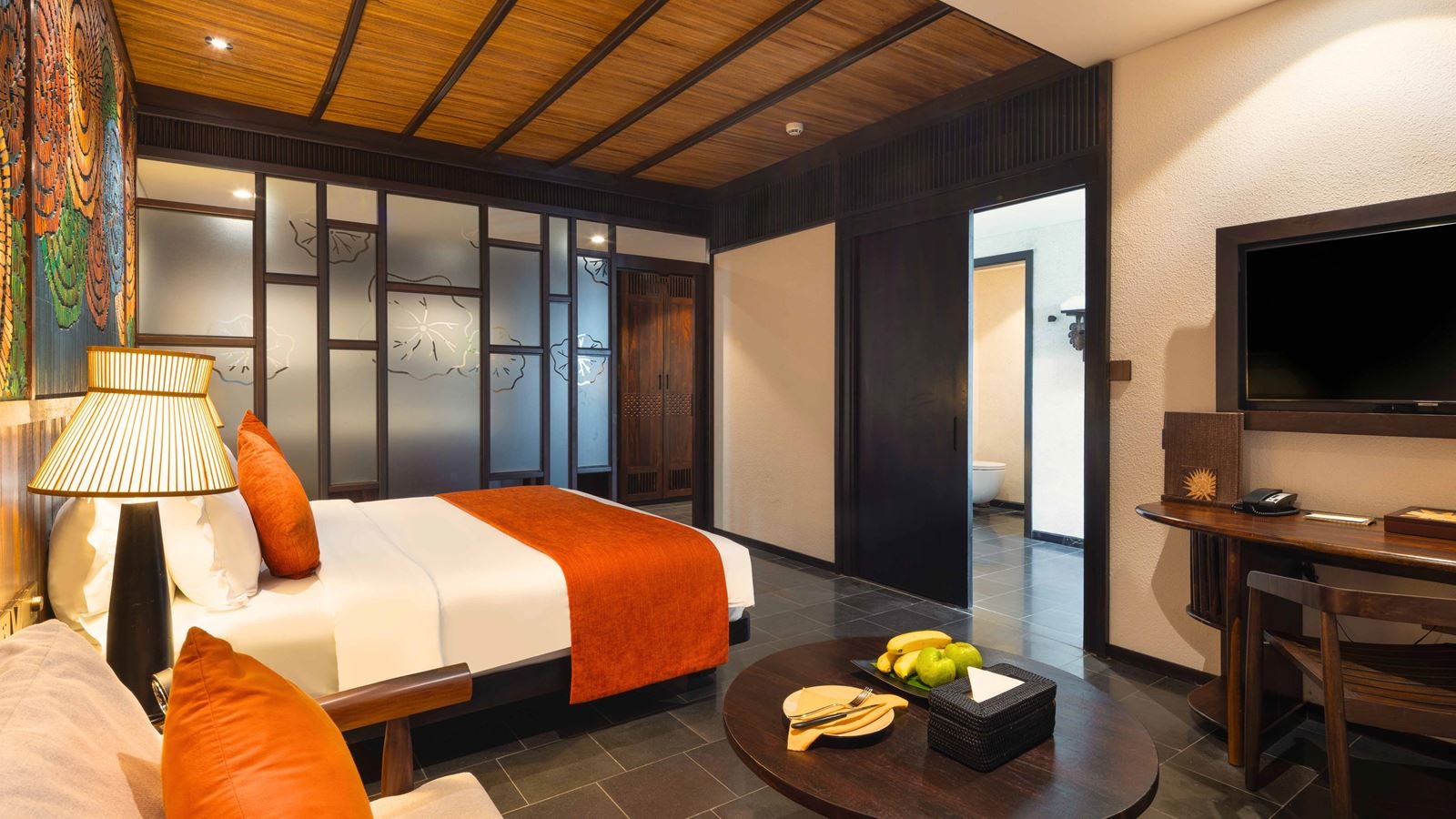 rooms-family-room-2bedroom-garden-view