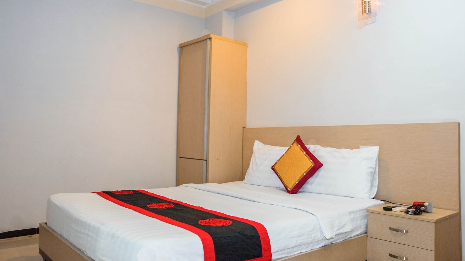 rooms-superior-with-window