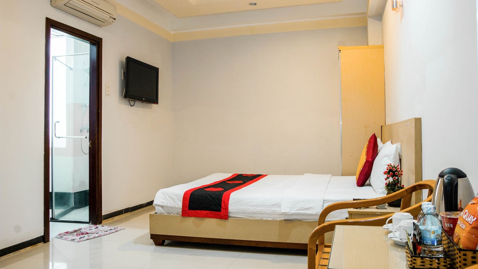 rooms-superior-with-window