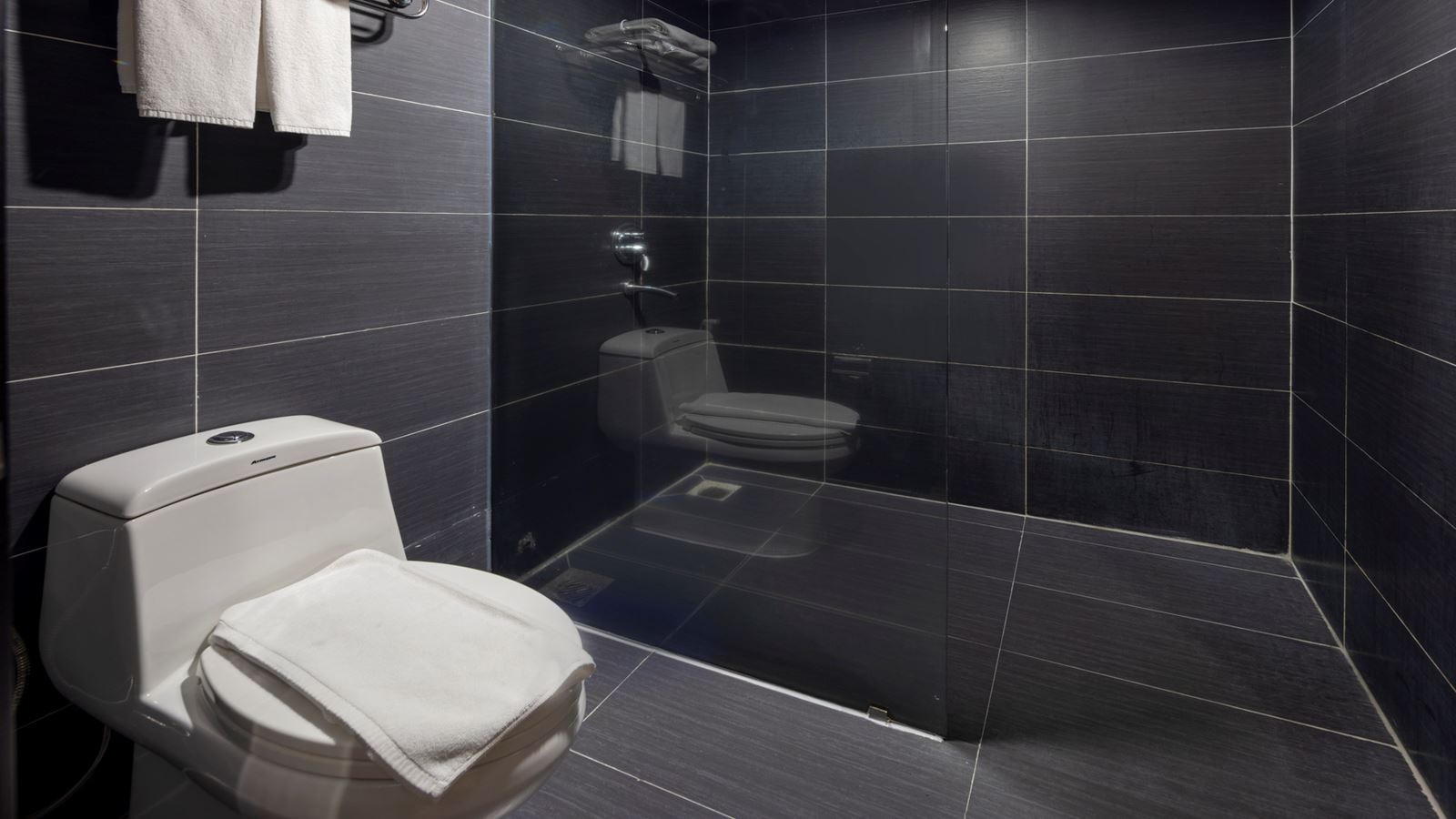 rooms-room-deluxe-sea-view-with-balcony