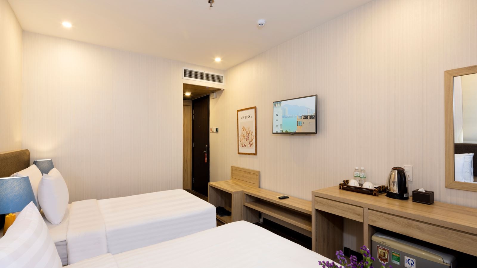 rooms-room-superior-with-window