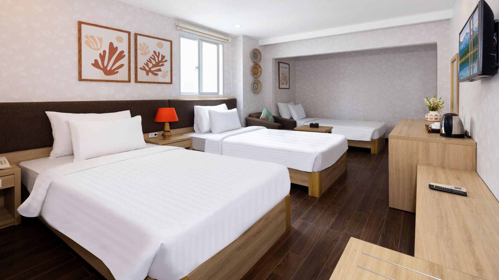 rooms-room-superior-with-window