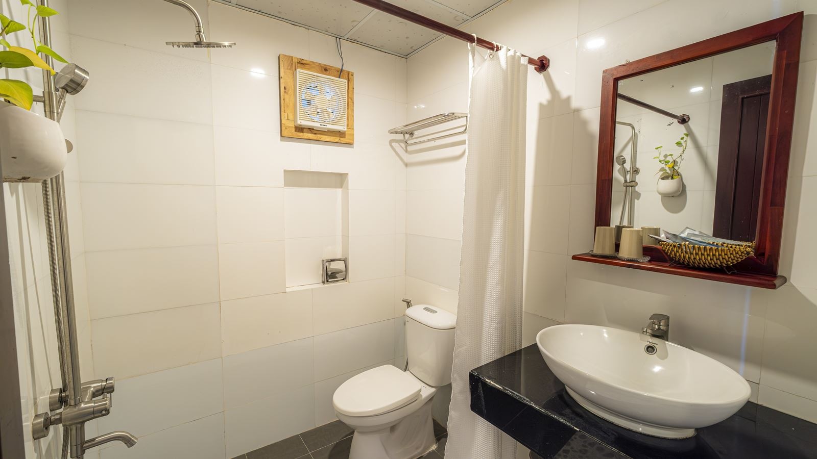 rooms-bungalow-beach-front-with-terrace