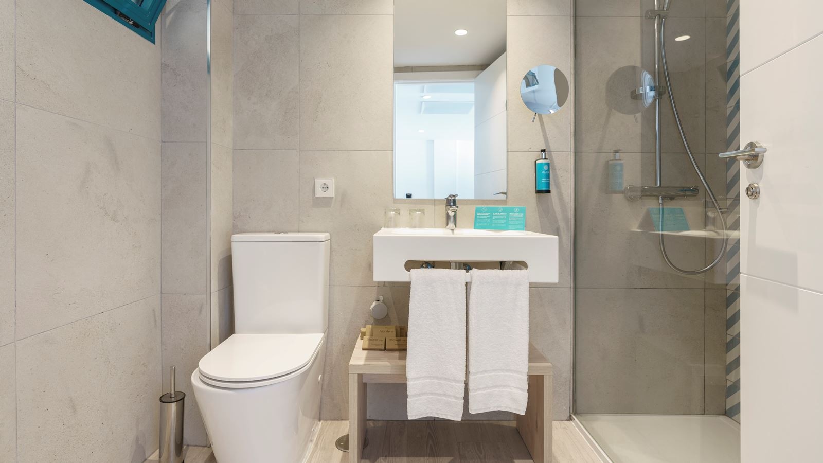 rooms-my-favorite-club-suite