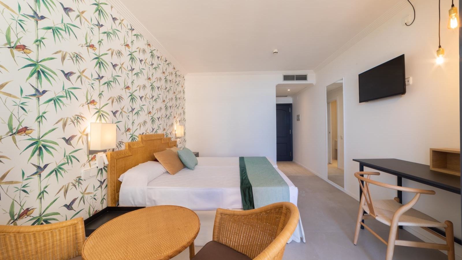 rooms-double-standard-room-balcony-or-terrace