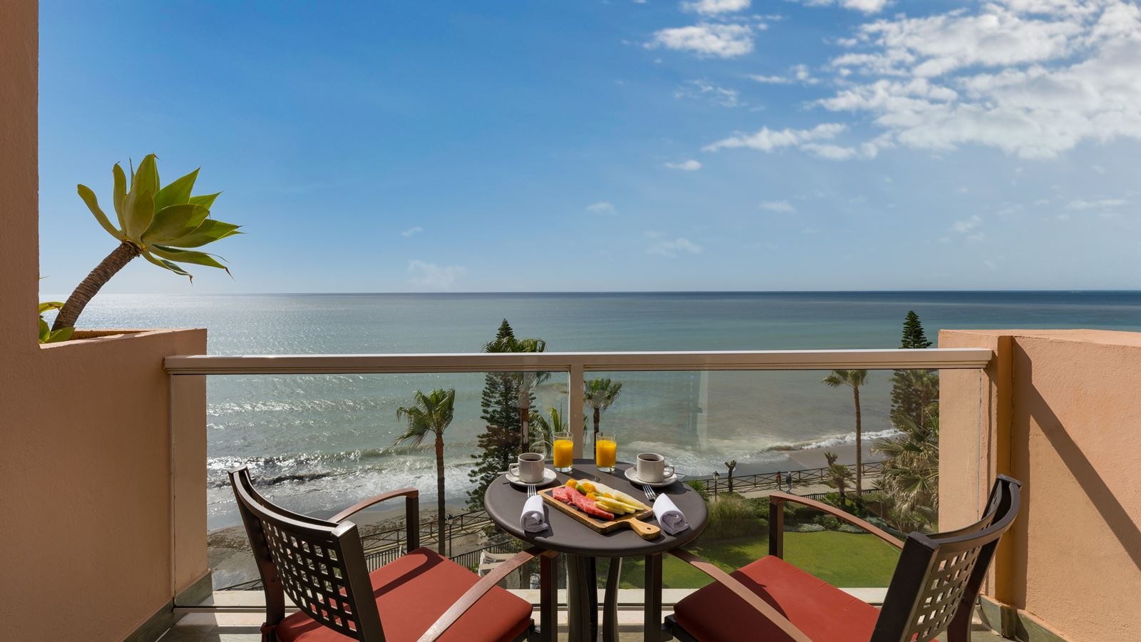 rooms-double-family-standard-sea-view-balcony-or-terrace