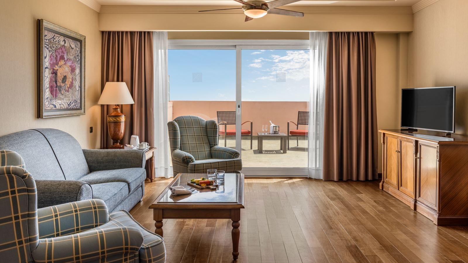 rooms-suite-sea-view-balcony-or-terrace