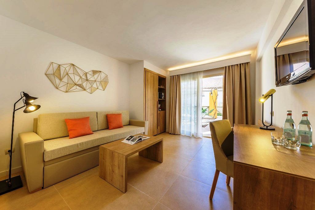 rooms-family-room