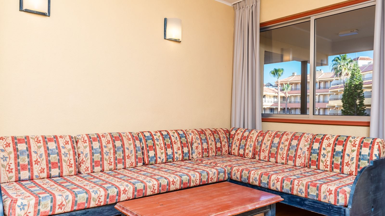 rooms-1-bedroom-superior-apartment-with-side-sea-view-and-balcony