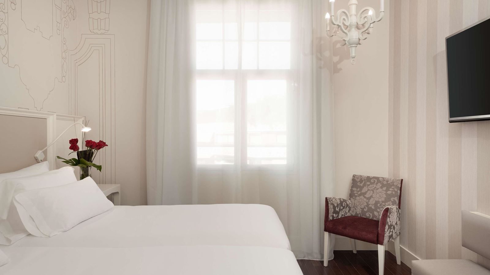 rooms-double-single-use-superior-with-views