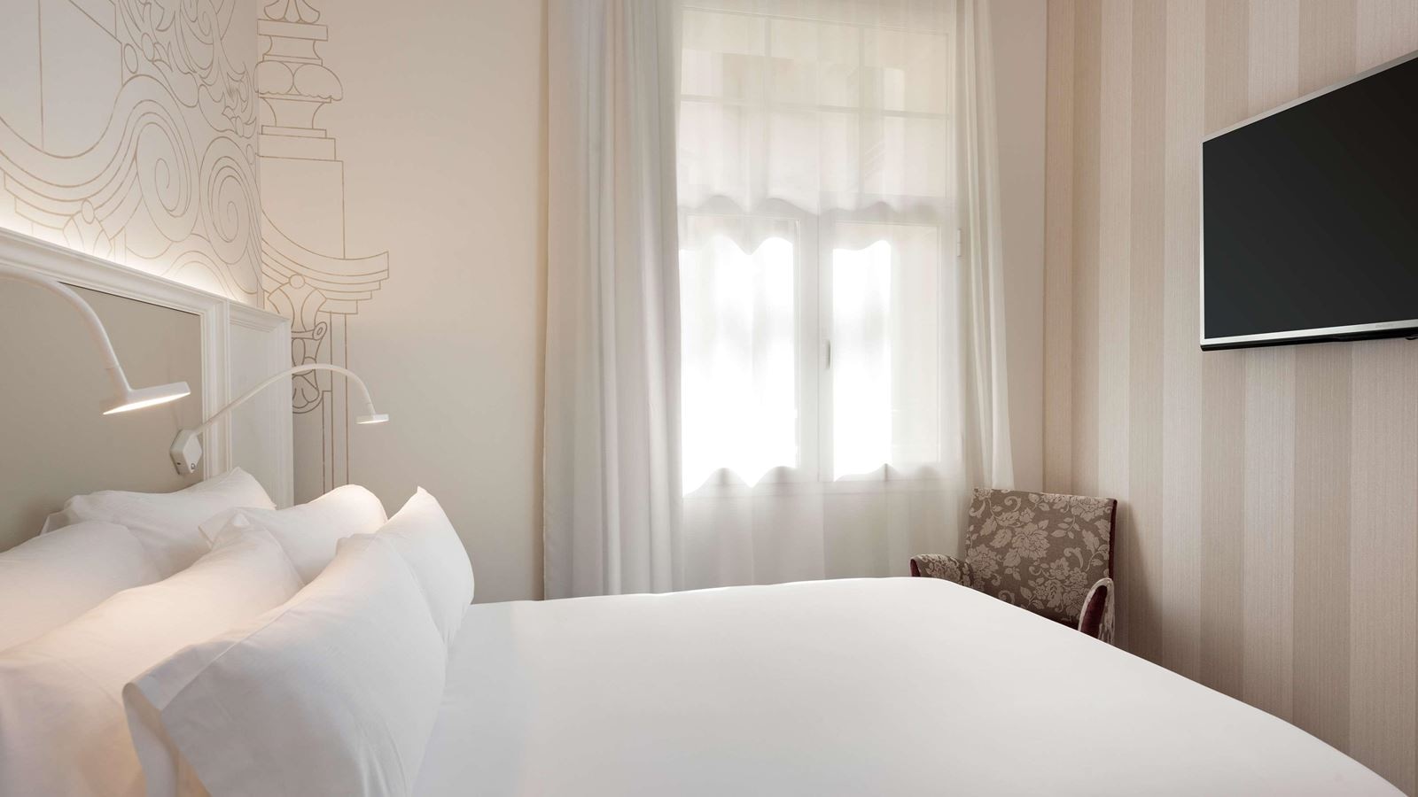 rooms-double-single-use-superior-with-views