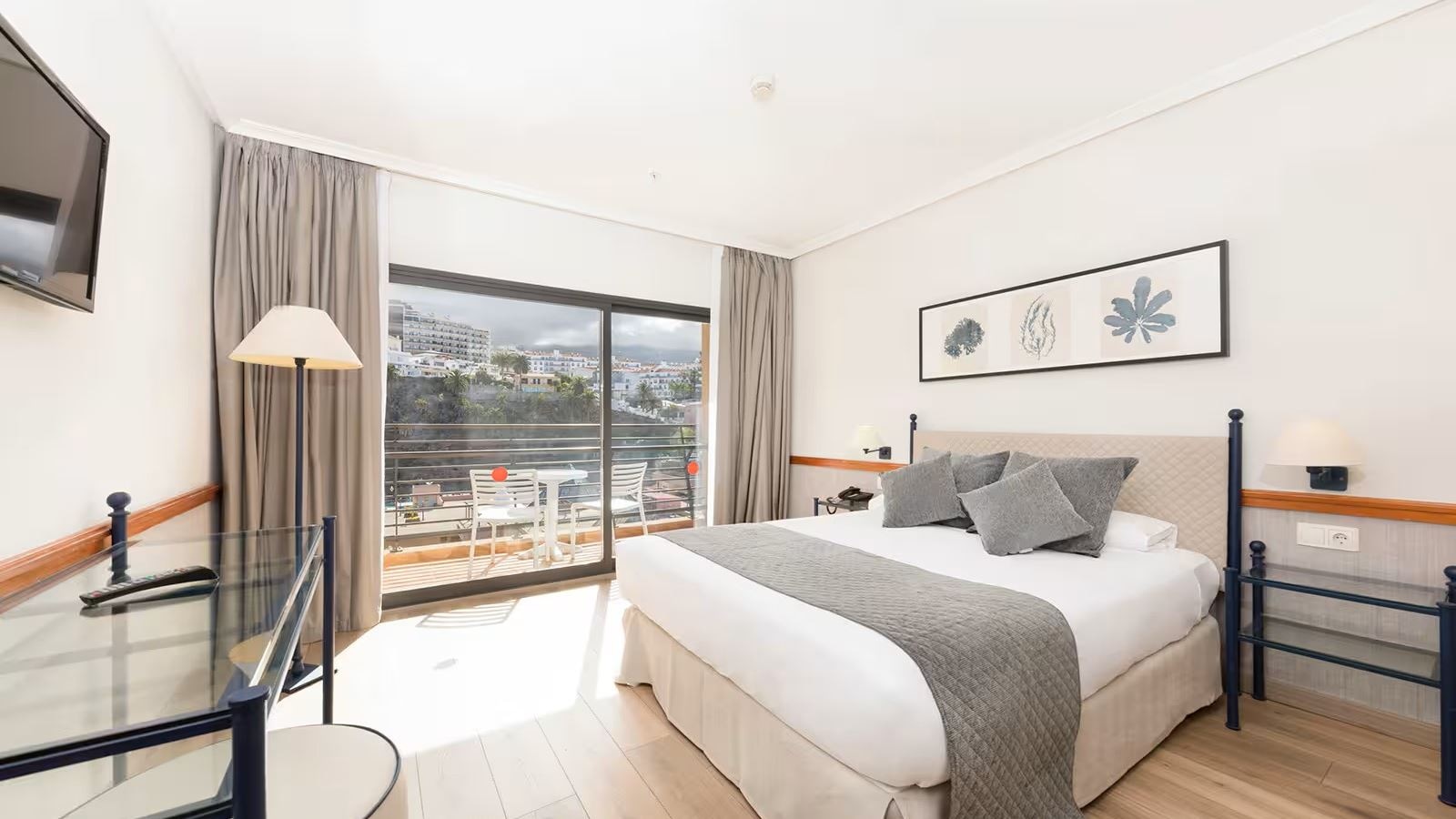 rooms-double-single-use-balcony-or-terrace