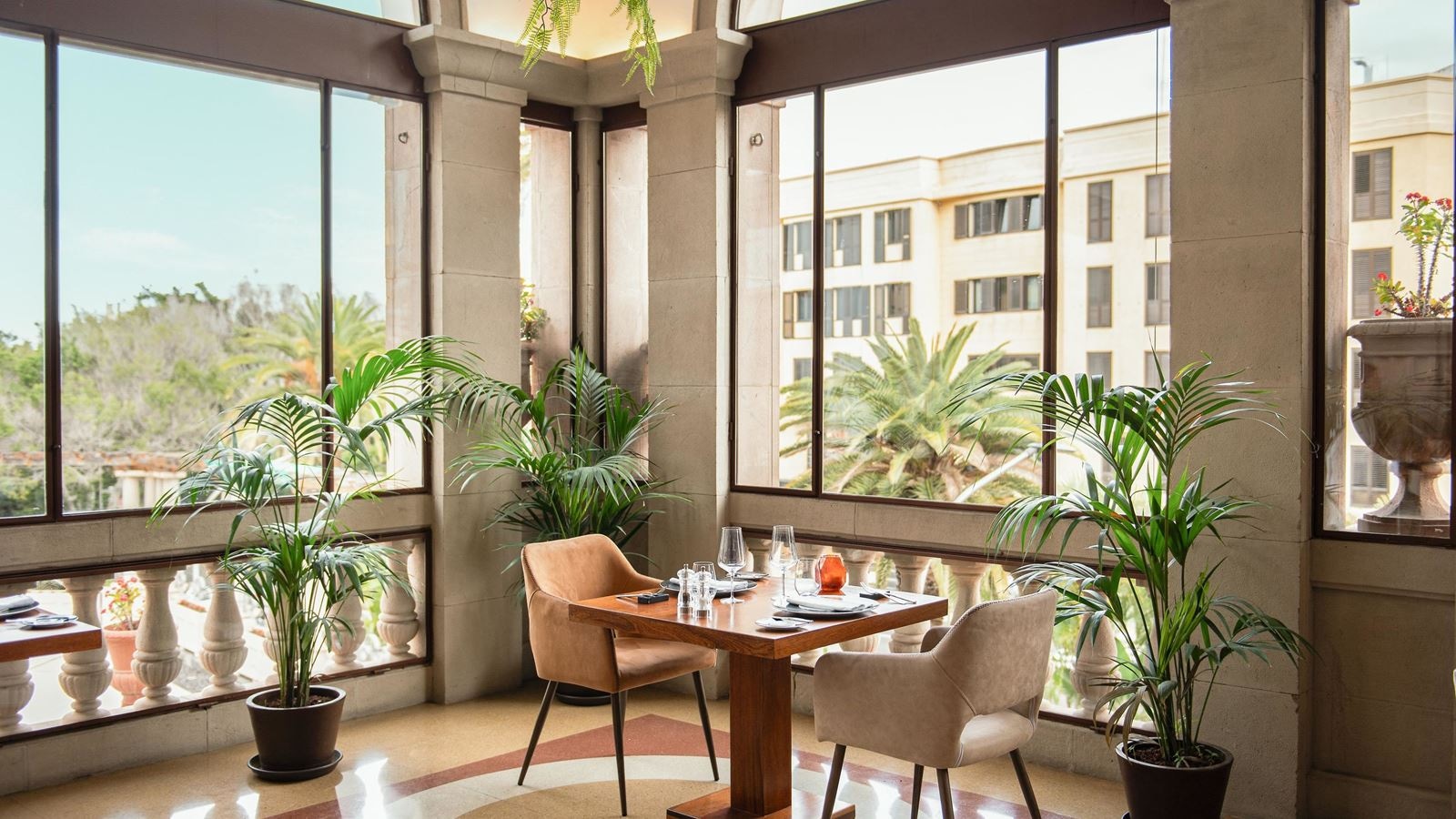 restaurants-los-laureles-restaurant