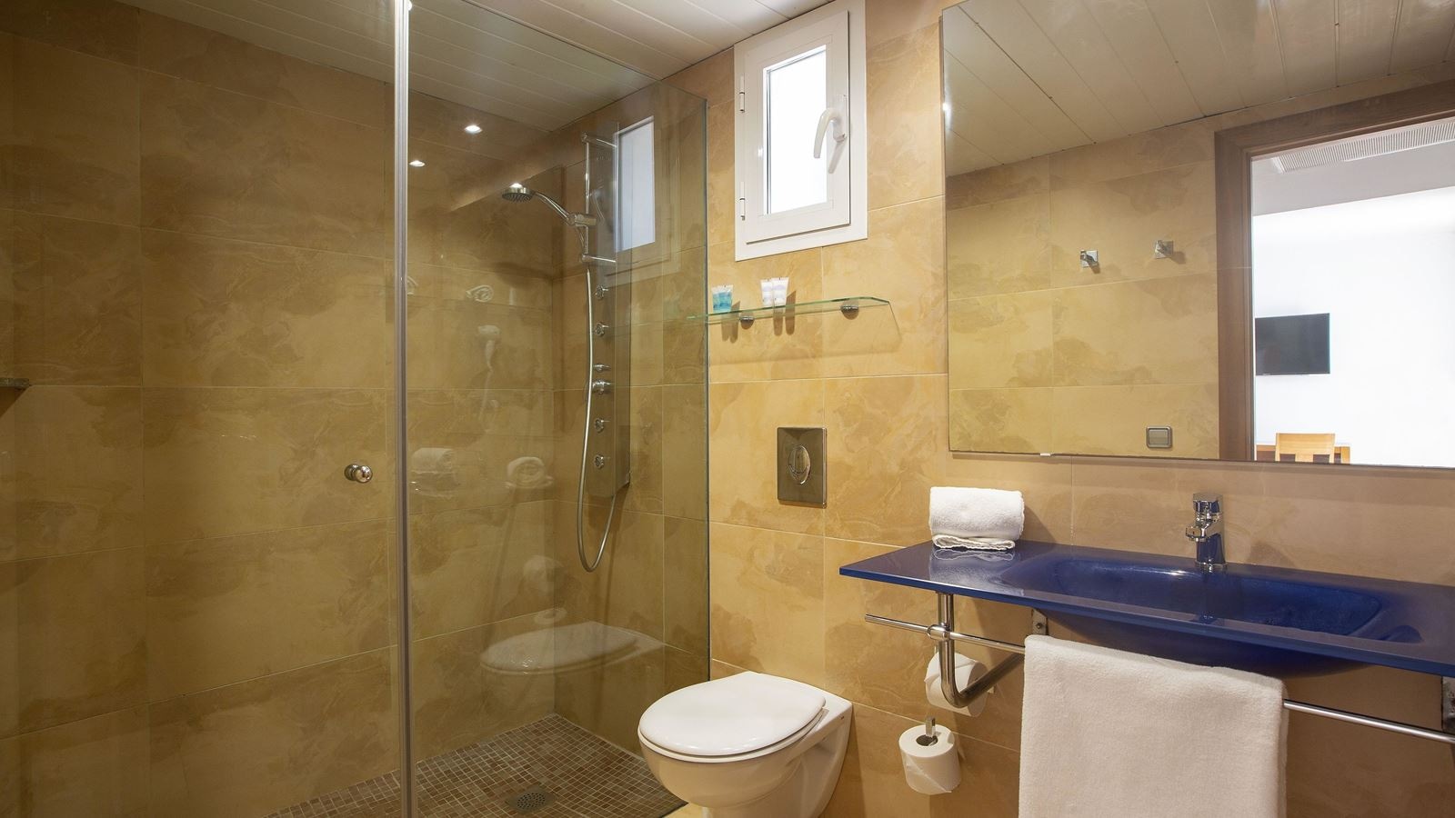 rooms-basic-apartment