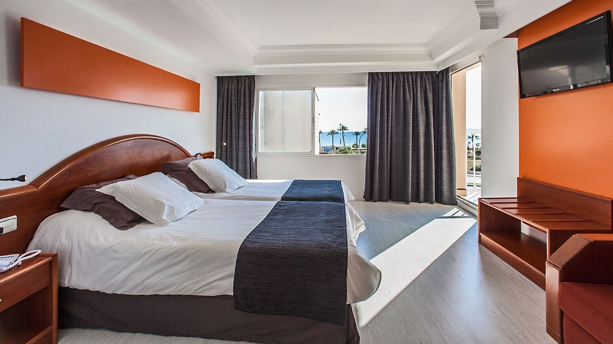 rooms-doble-standard-room-balcony-or-terrace