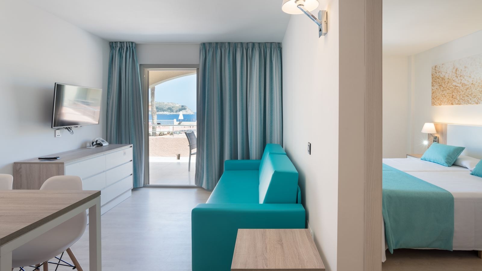 rooms-apartment-standard-1-bedroom-balocony-or-terrace