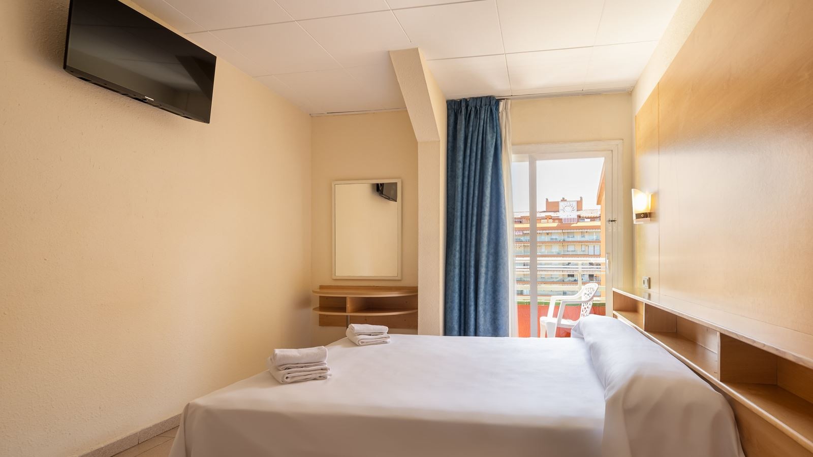 rooms-room-single-w-child-balcony-or-terrace