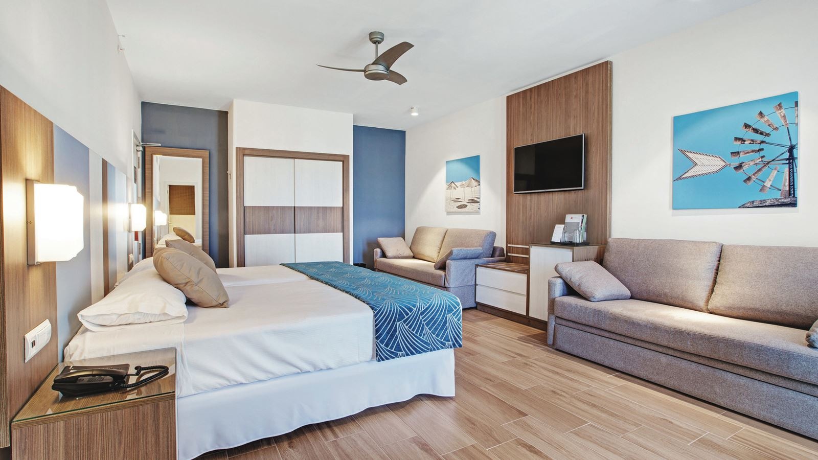 rooms-double-room-with-2-beds-+-2-sofa-beds