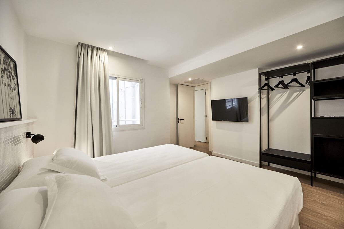 rooms-room-family-balcony-or-terrace