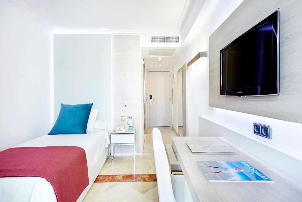 rooms-double-room-single-use-balcony