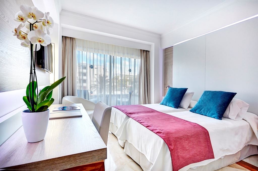 rooms-double-room-balcony