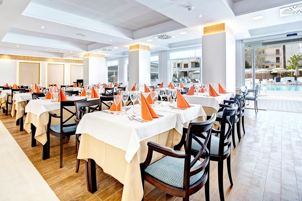 restaurants-restaurant