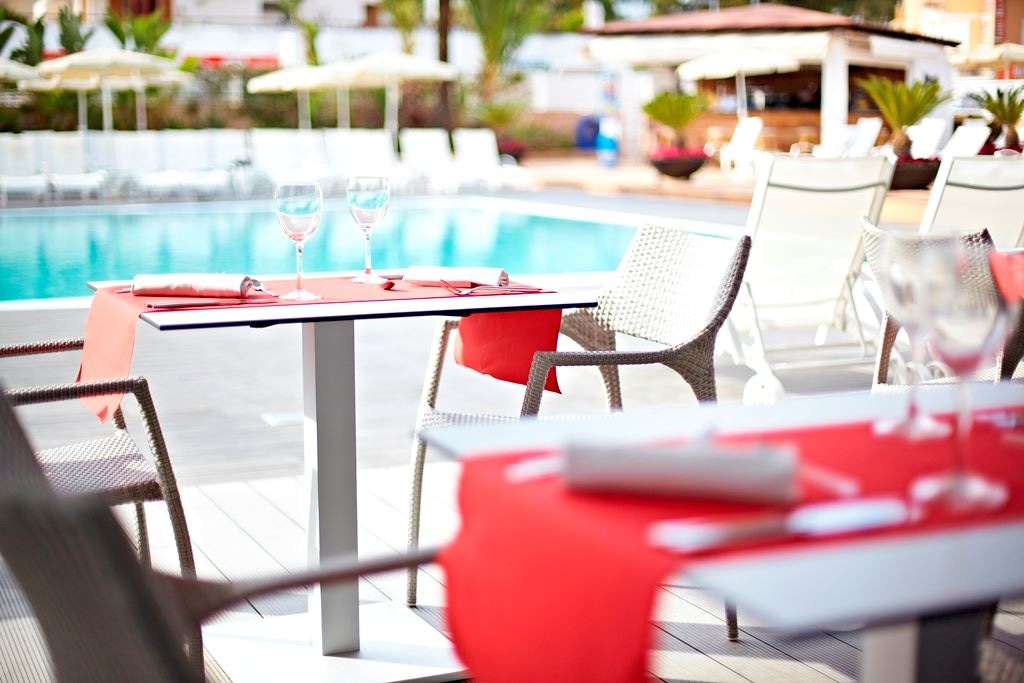 restaurants-restaurant