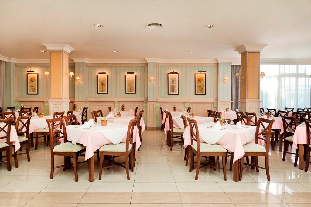 restaurants-restaurant