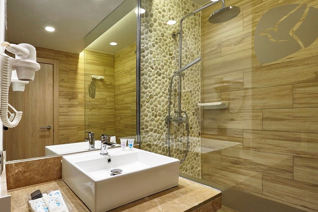 rooms-standard-room-balcony-or-terrace-single-use