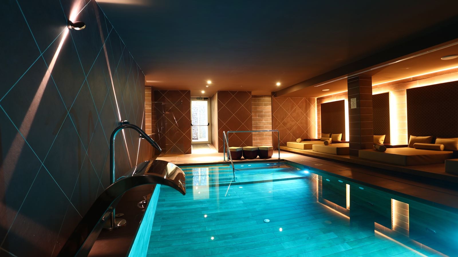 pools-indoor-pool