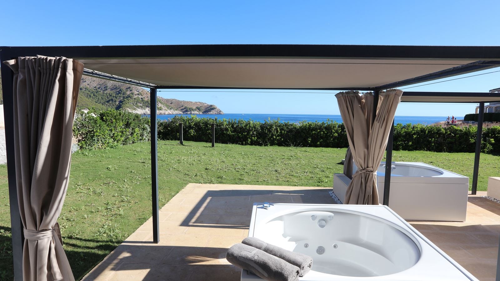 rooms-double-room-with-jacuzzi-with-balcony-or-terrace