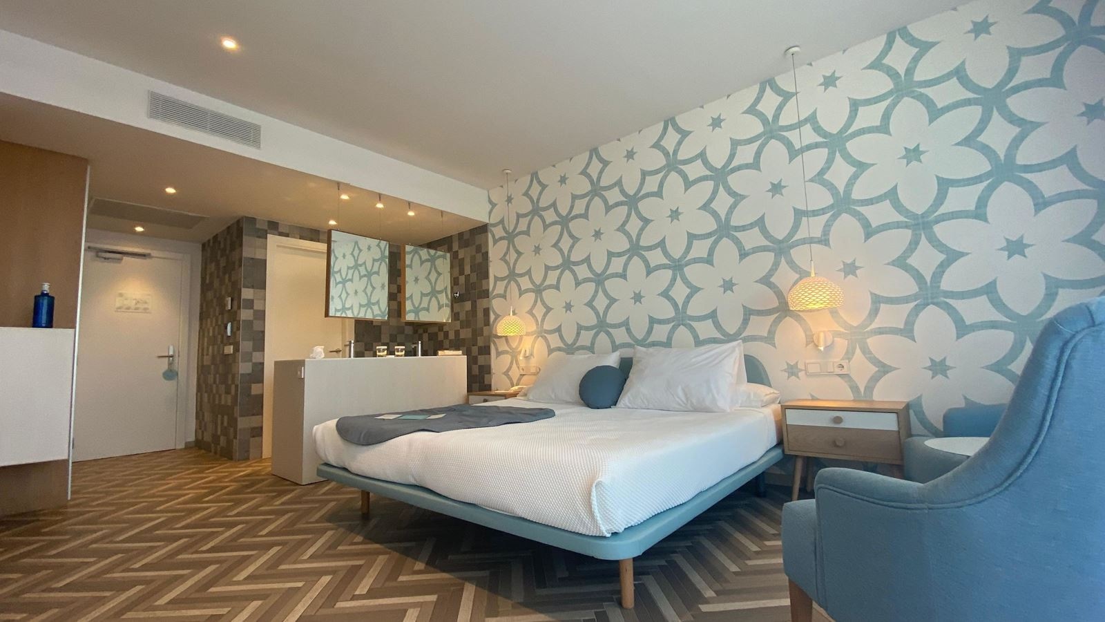 rooms-room-superior-singleuse-seaview