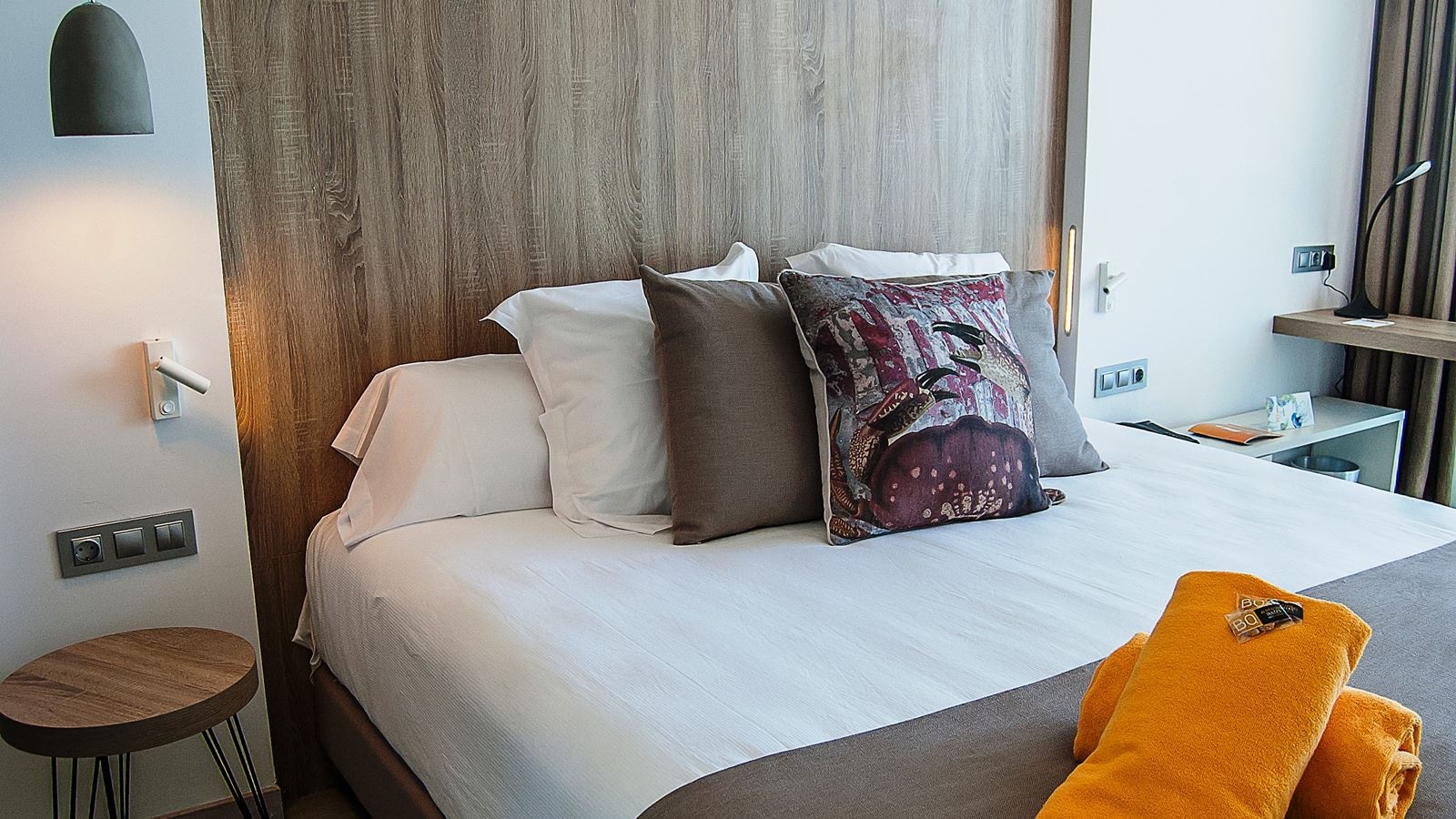 rooms-double-twin-room-balcony-or-terrace