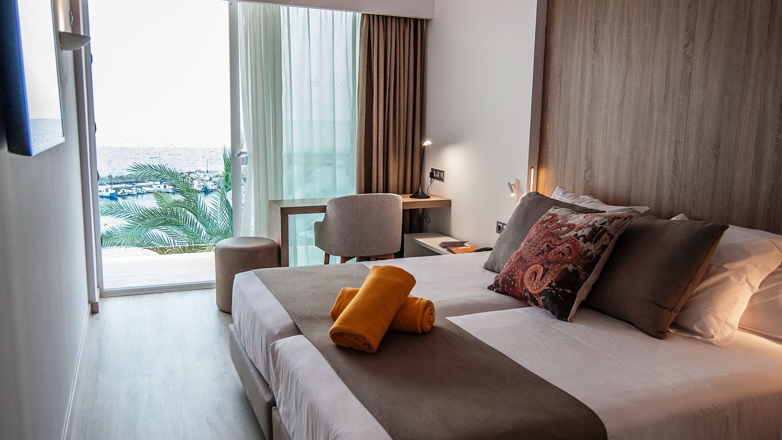 rooms-double-sea-view-balcony-or-terrace