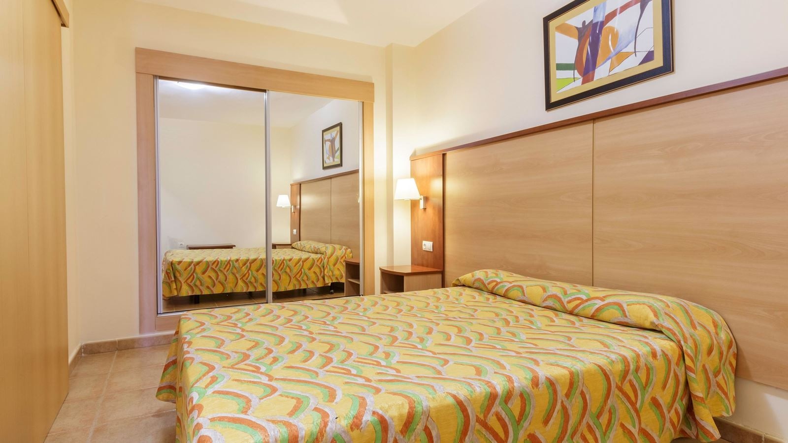 rooms-apartment-46-balcony-or-terrace