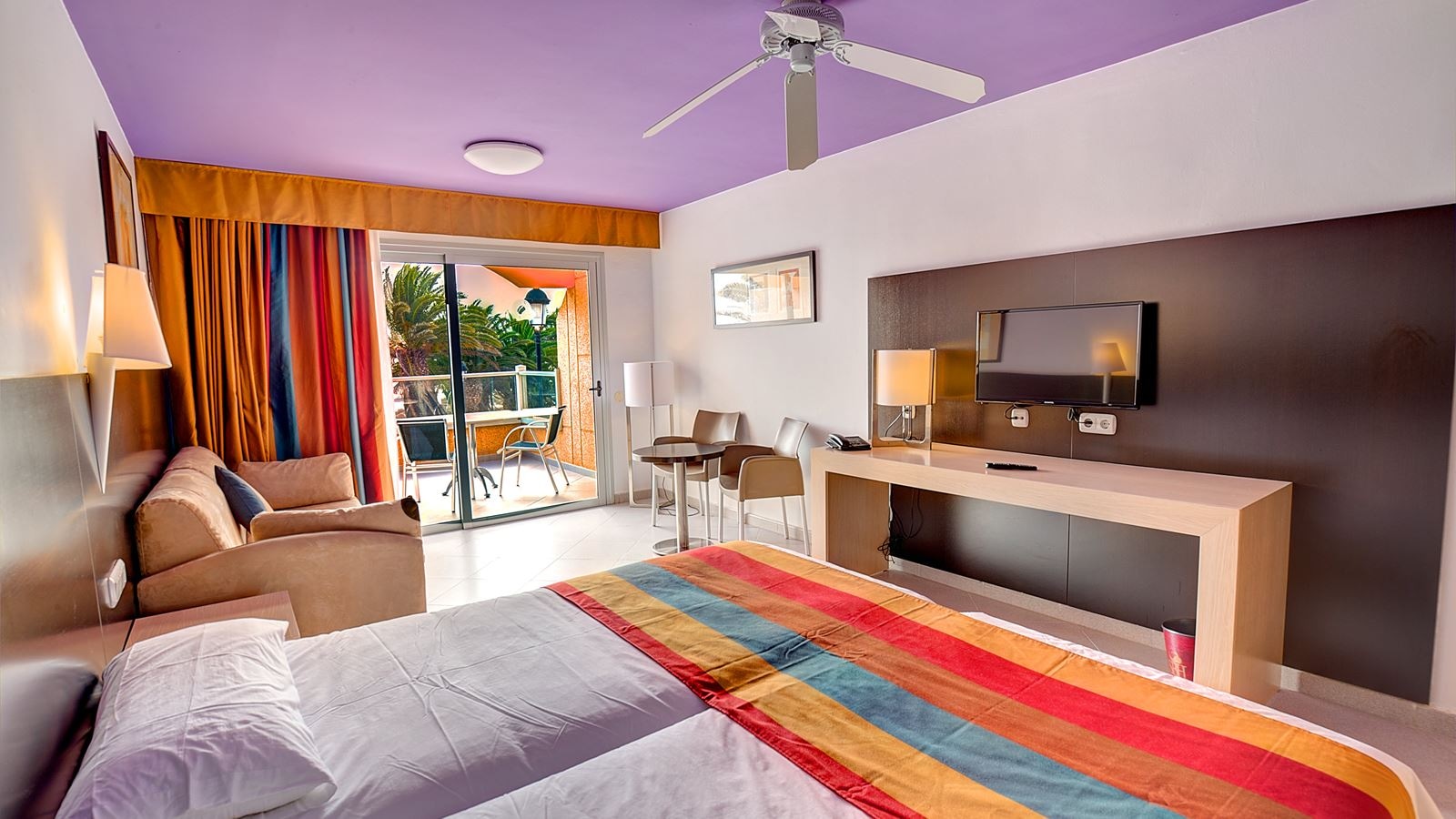 rooms-twin-standard-balcony-or-terrace