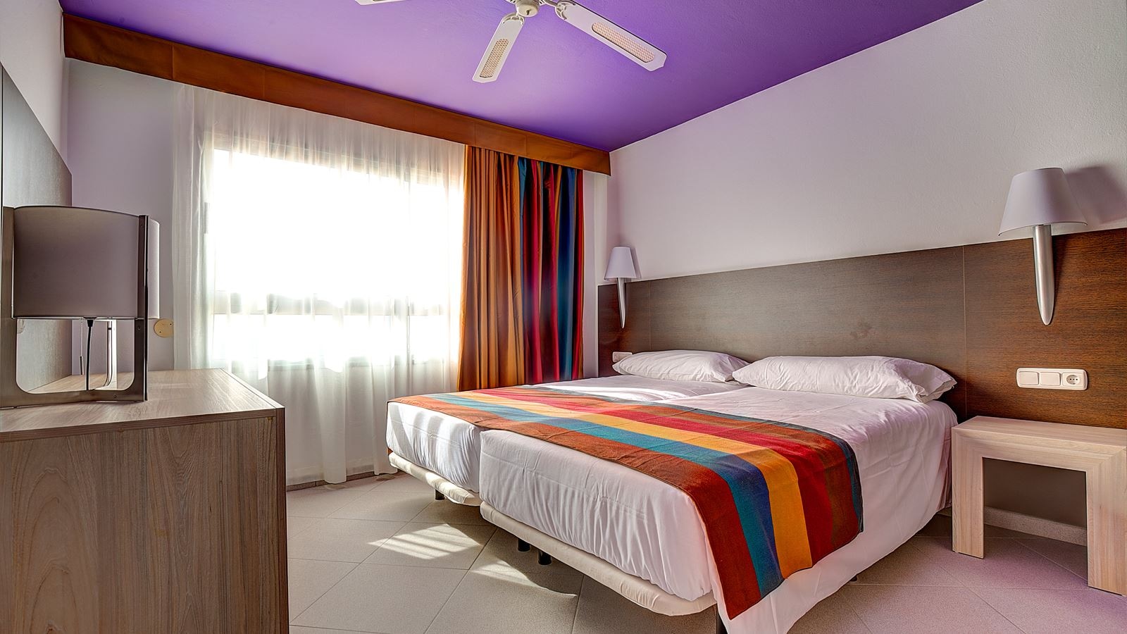 rooms-suite-sea-view-balcony-or-terrace