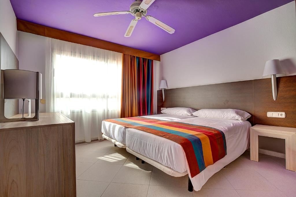 rooms-twin-economy-standard-room