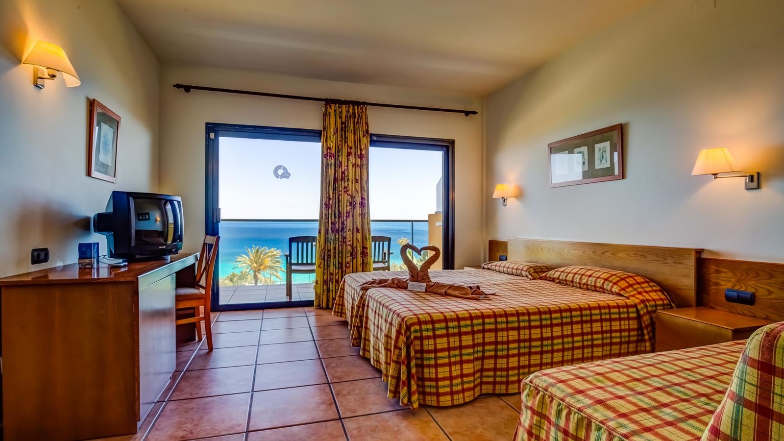 rooms-twin-sea-view-balcony-or-terrace