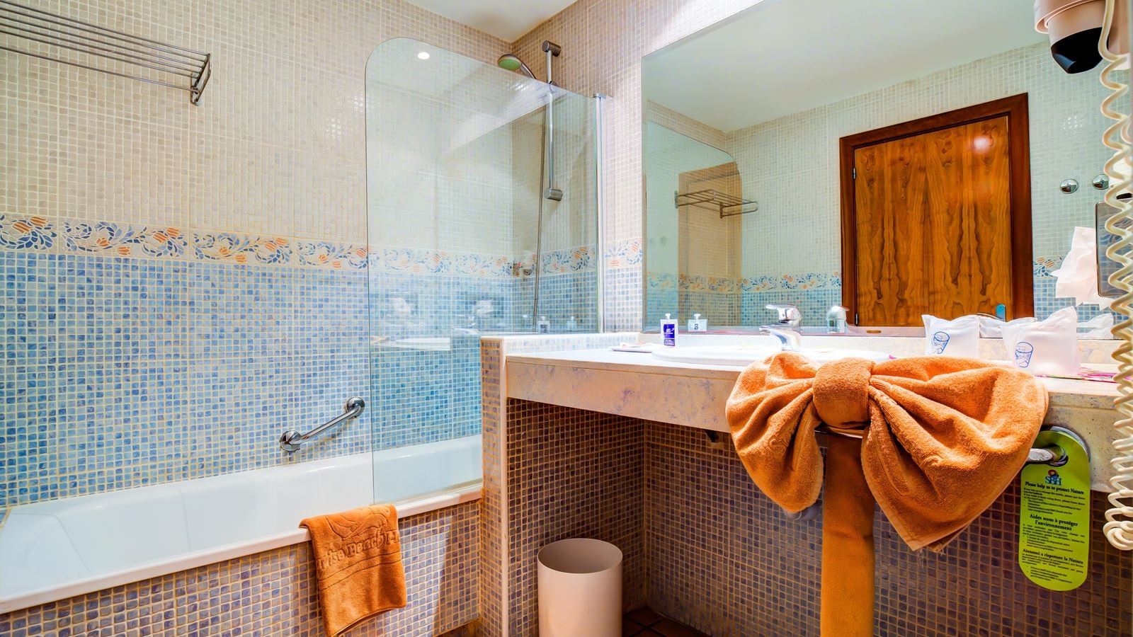 rooms-twin-sea-view-balcony-or-terrace