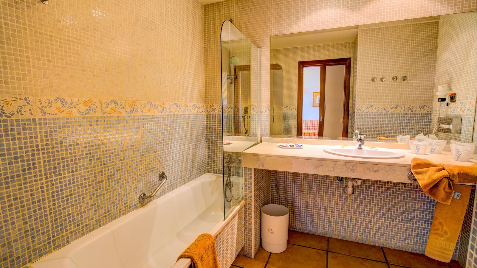 rooms-family-room-sea-view-balcony-or-terrace