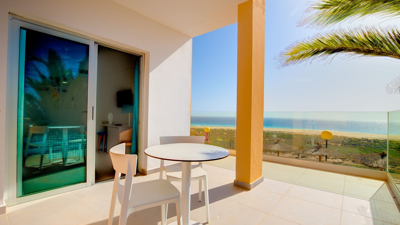 rooms-twin-standard-balcony-or-terrace