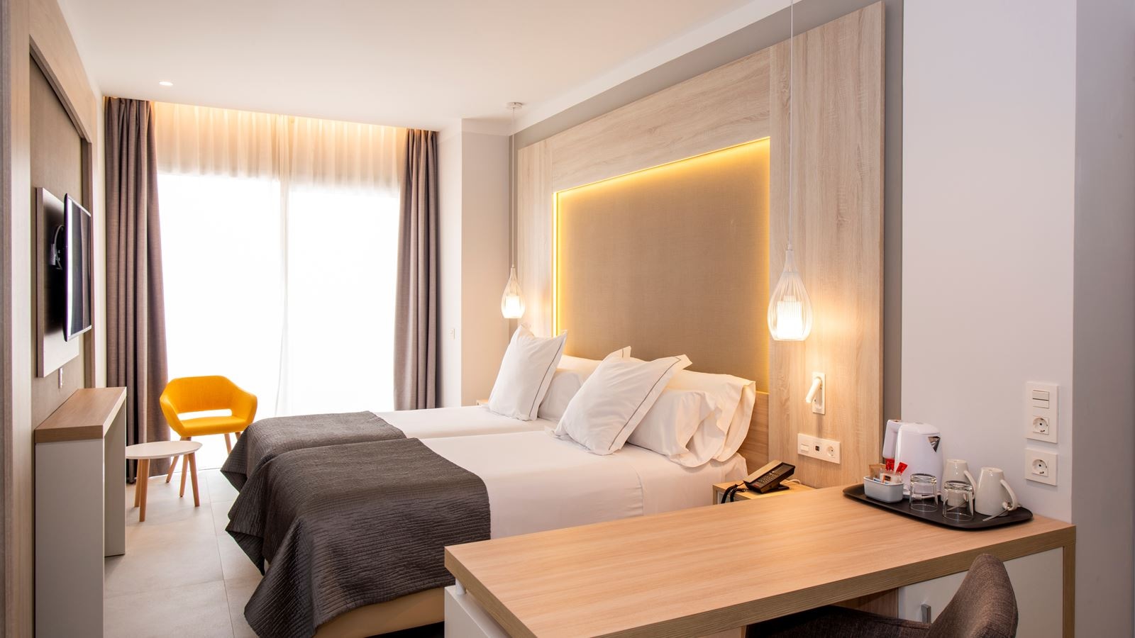 rooms-superior-balcony-or-terrace