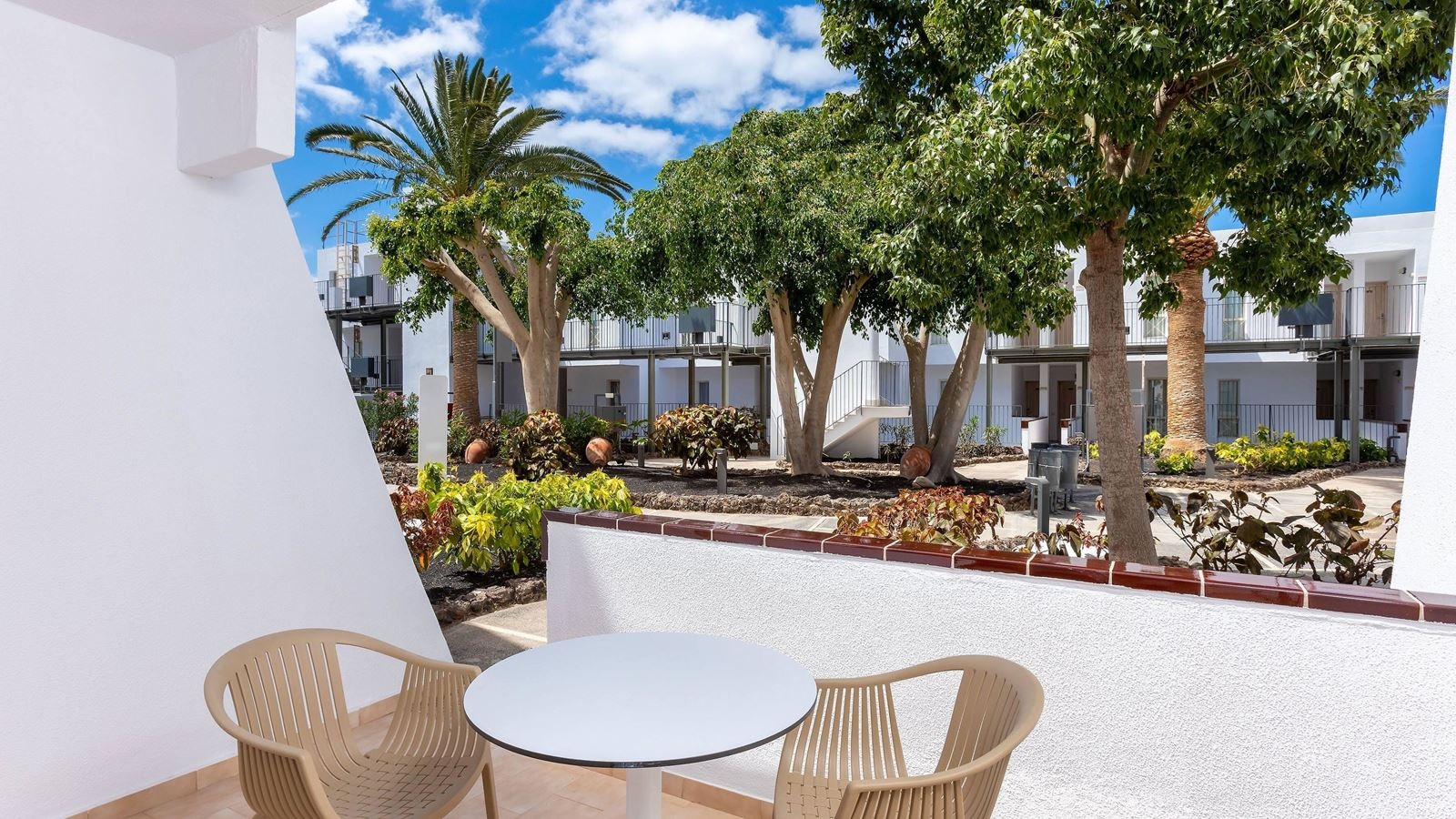 rooms-junior-suite-with-terrace