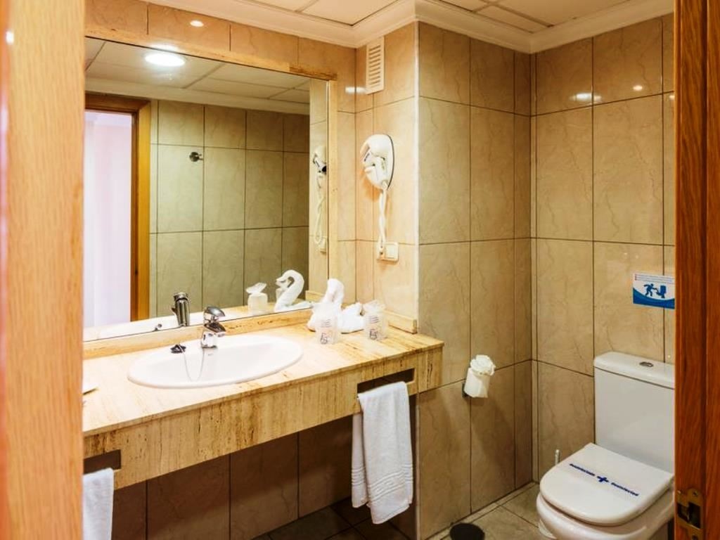 rooms-double-standard-balcony-or-terrace