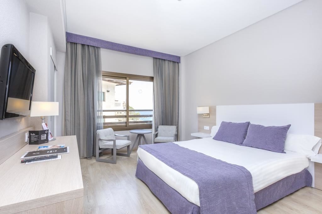 rooms-double-lateral-sea-view-balcony