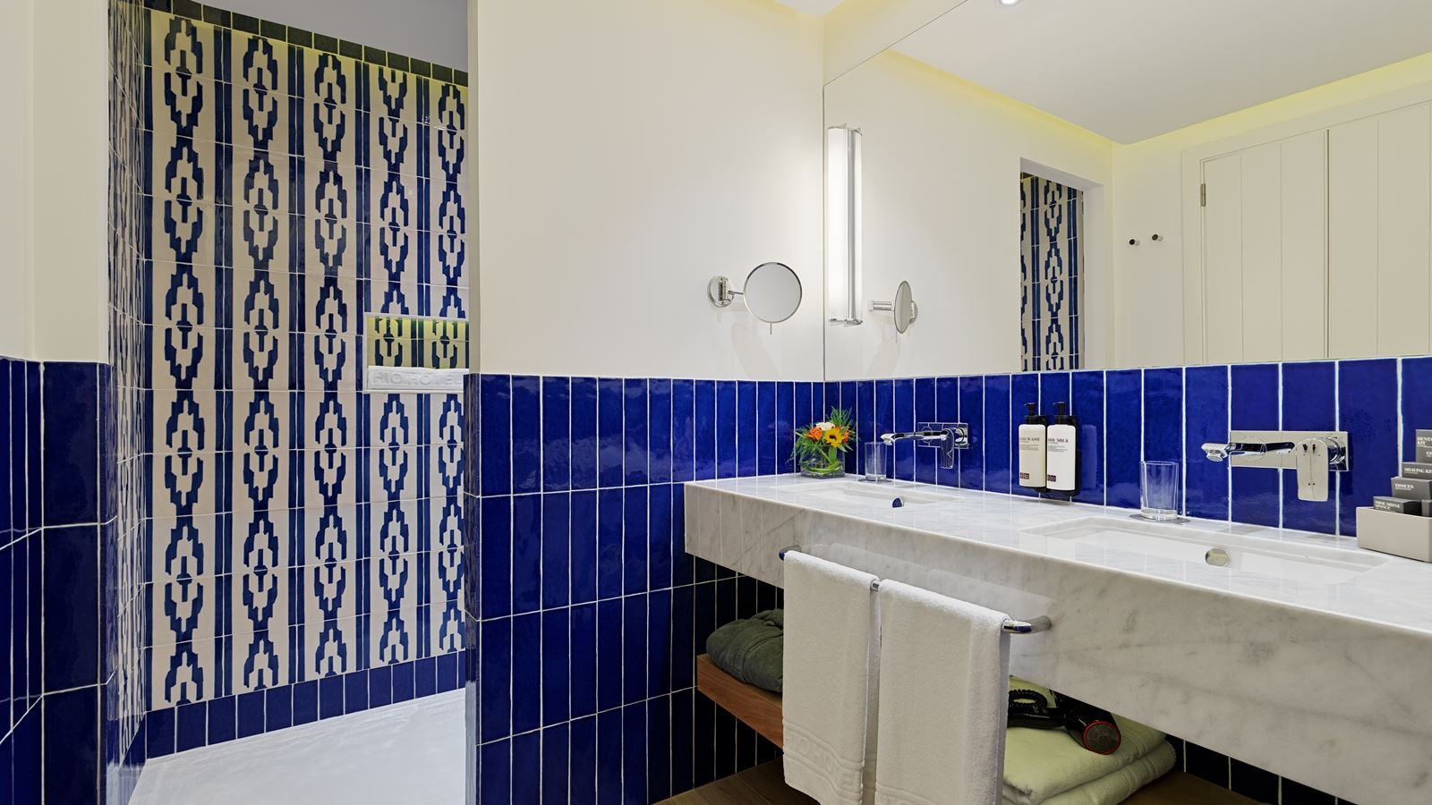 rooms-privilege-room-with-balcony-or-terrace