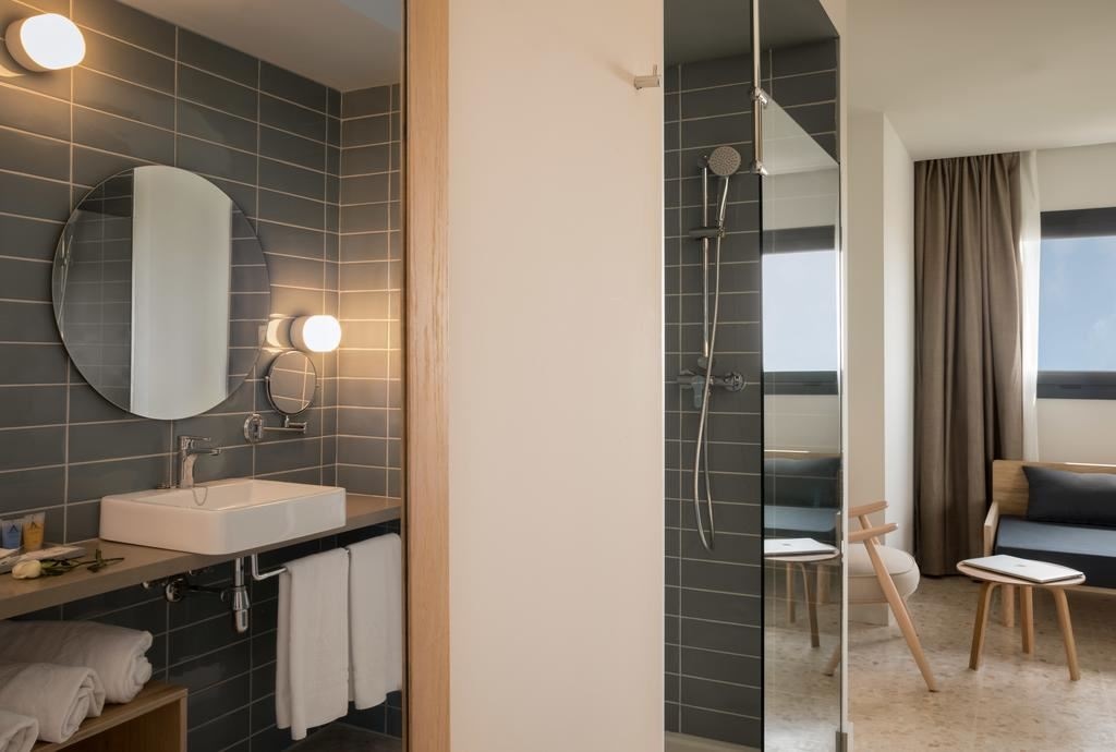 rooms-double-junior-suite-with-balcony