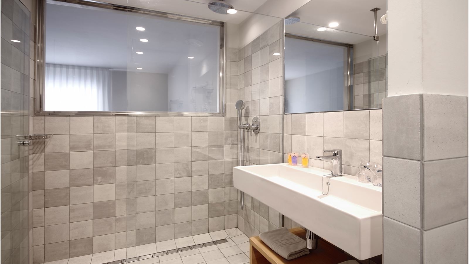 rooms-double-design-room-balcony